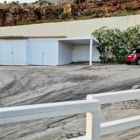 Vliha Sea View *